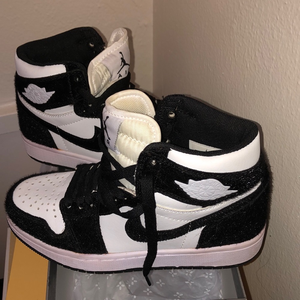 Jordan 1 size 5.5